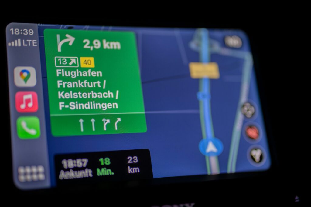 Android Auto vs Apple CarPlay