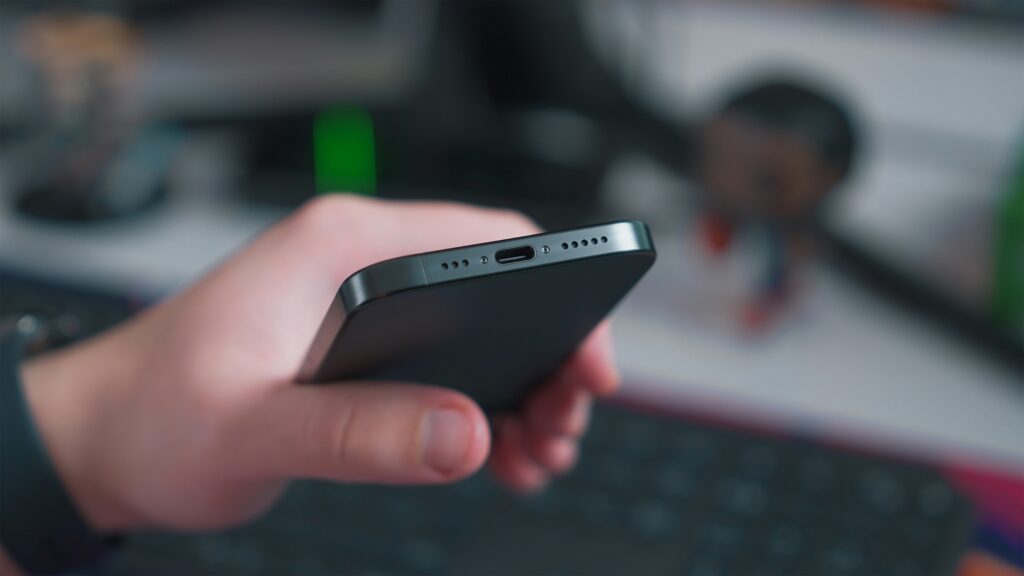 iPhone 16 vs Samsung Galaxy S25