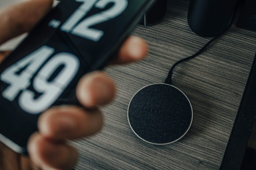 Wired vs Wireless Charging