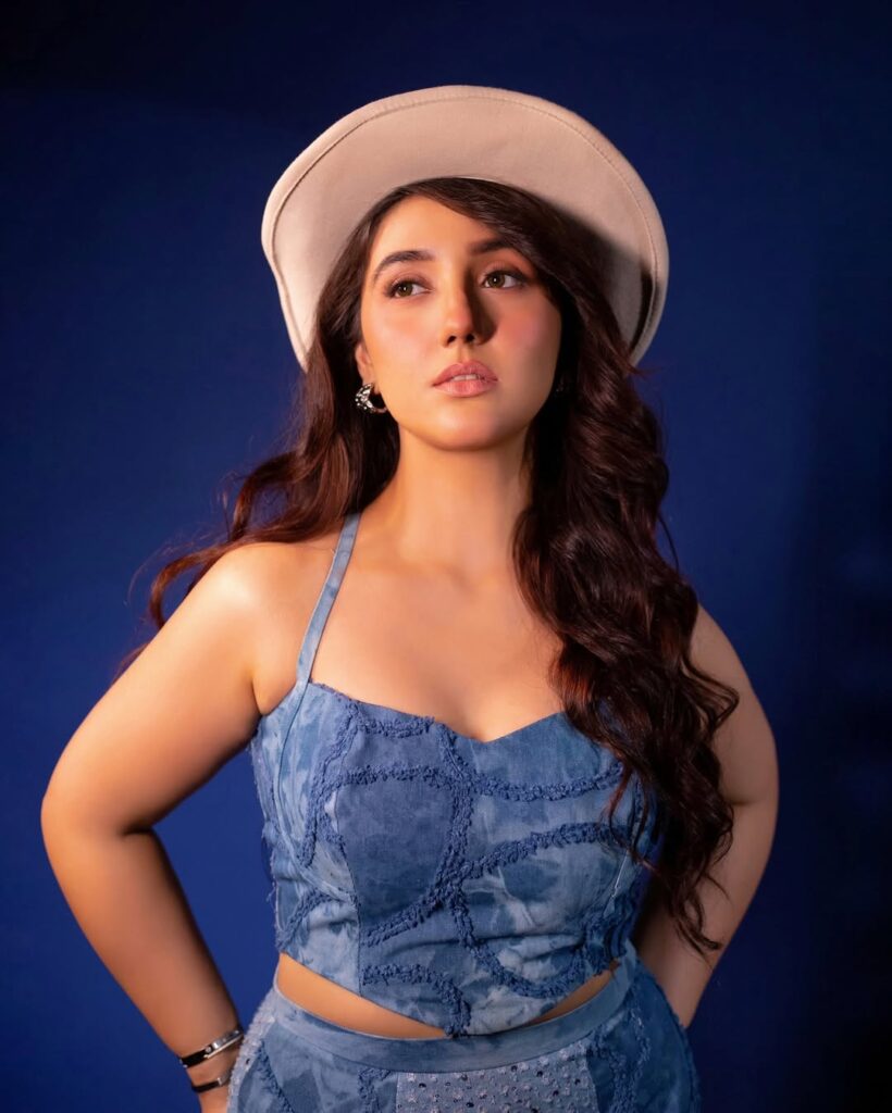 ashnoor kaur